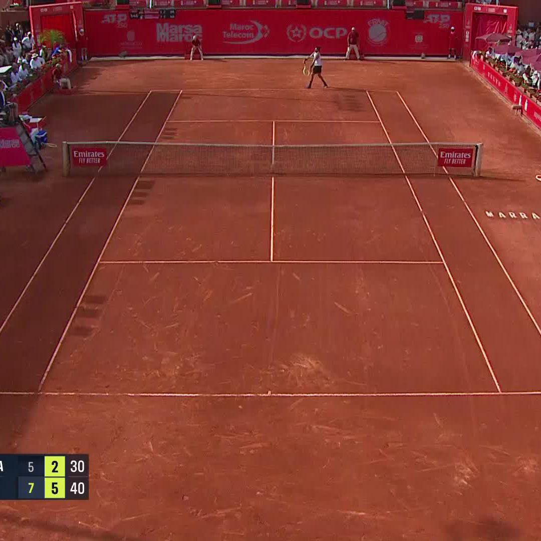 Tornare al successo a distanza di 2 anni (da giugno 2022). Tornare nei primi 80 del mondo. Con convinzione e con fiducia. La strada è ancora lunga, ma la direzione è quella giusta. Step by step. Bentornato Matteo #Berrettini #GrandPrixHassanII