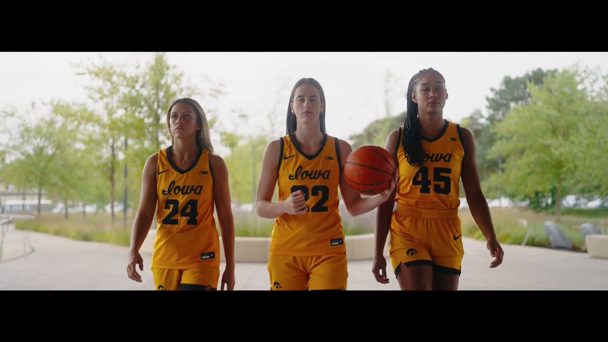 For the last time... 𝗪𝗲𝗹𝗰𝗼𝗺𝗲 𝘁𝗼 𝘁𝗵𝗲 𝗦𝗵𝗼𝘄 #Hawkeyes