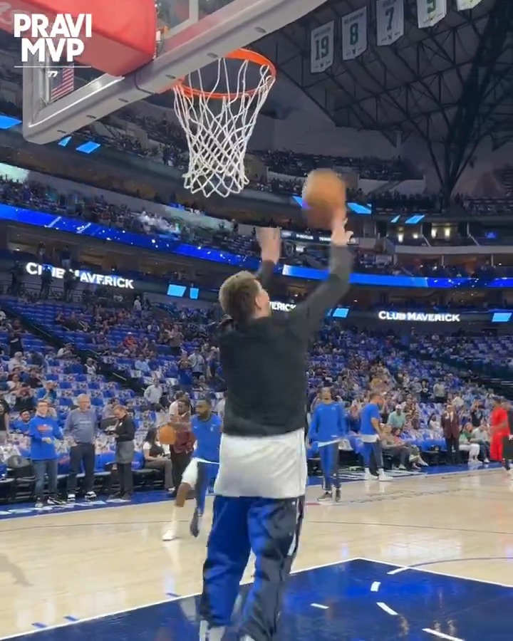 Another day another insane 77 trick shot…