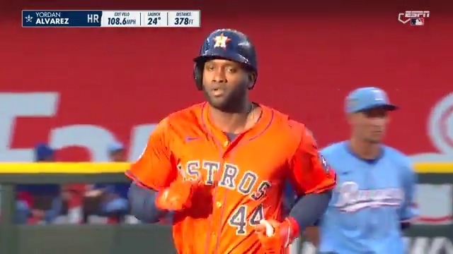 Yordan gets the scoring started on #SundayNightBaseball! 💥