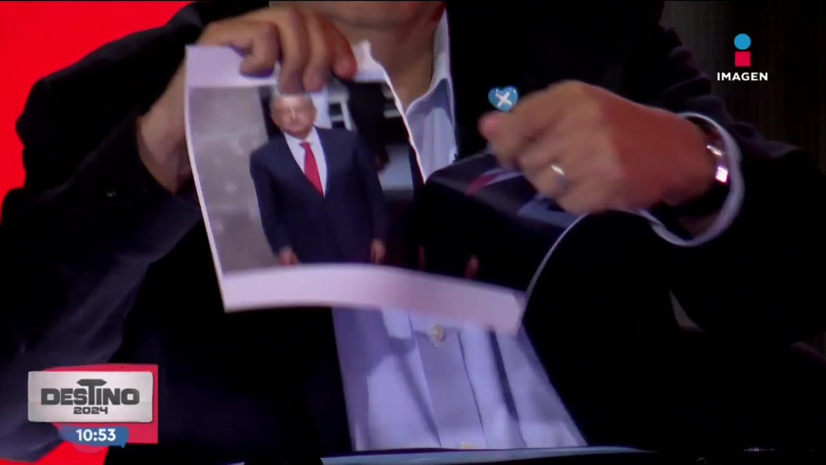 “No solo no me echo para atrás, señor Ibarra, me siento engañado por Andrés Manuel. Yo lo acompañé. Me siento absolutamente engañado”, Germán Martínez rompe su foto con el presidente: #Destino2024 #CaraACaraEnImagen