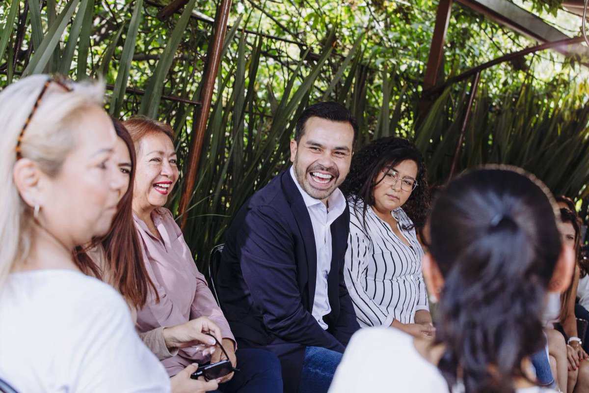 Estoy aquí porque quiero un México Nuevo 🇲🇽 para quienes cuidan de México. Para que las mujeres puedan estudiar, trabajar y disfrutar la vida en igualdad de condiciones, el México Nuevo se construye con un nuevo sistema nacional de cuidados. ¡Con ellas, Lo Nuevo va en serio!