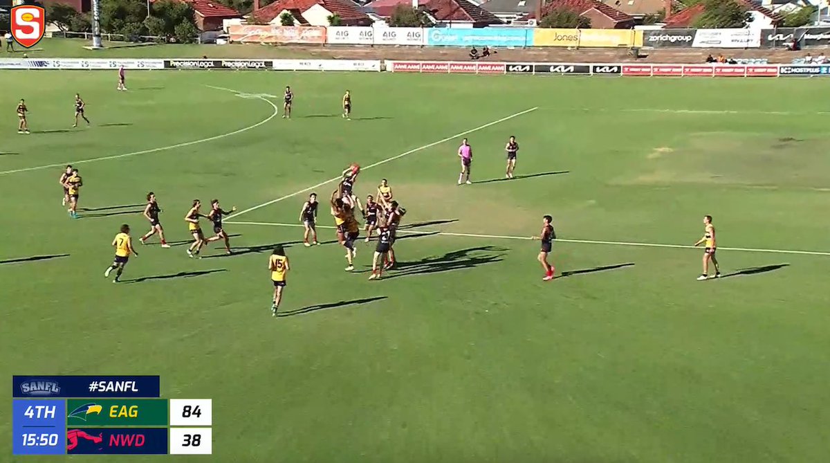 This has got to be one of the best marks we have ever seen 🤯 Norwood's Ned Bowman got ridiculous hangtime in the SANFL U18s.