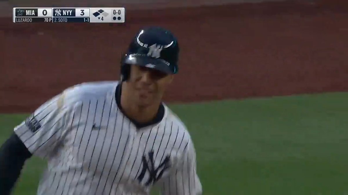 Juan Soto slams his first homer in the Bronx as a Yankee!