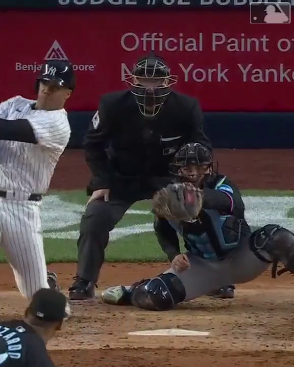¡Juan Soto conectó el 1er cuadrangular de su carrera como Yankee en el Yankee Stadium!