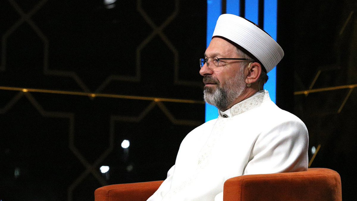 Dünyanın gözü önünde, bizim burnumuzun dibinde, İslam dünyasının ortasında, İmam-ı Şafii’nin doğup büyüdüğü Gazze’de insanlar açlıktan ölmeye başladı.