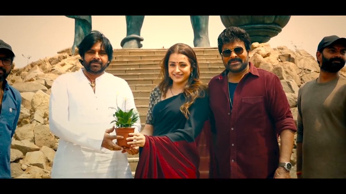 BOSS Looks 🥵🥵🥵🔥🔥🔥🔥🔥 POWER Storm Arrives 💥💥💥💥💥 #Chiranjeevi #Pawankalyan