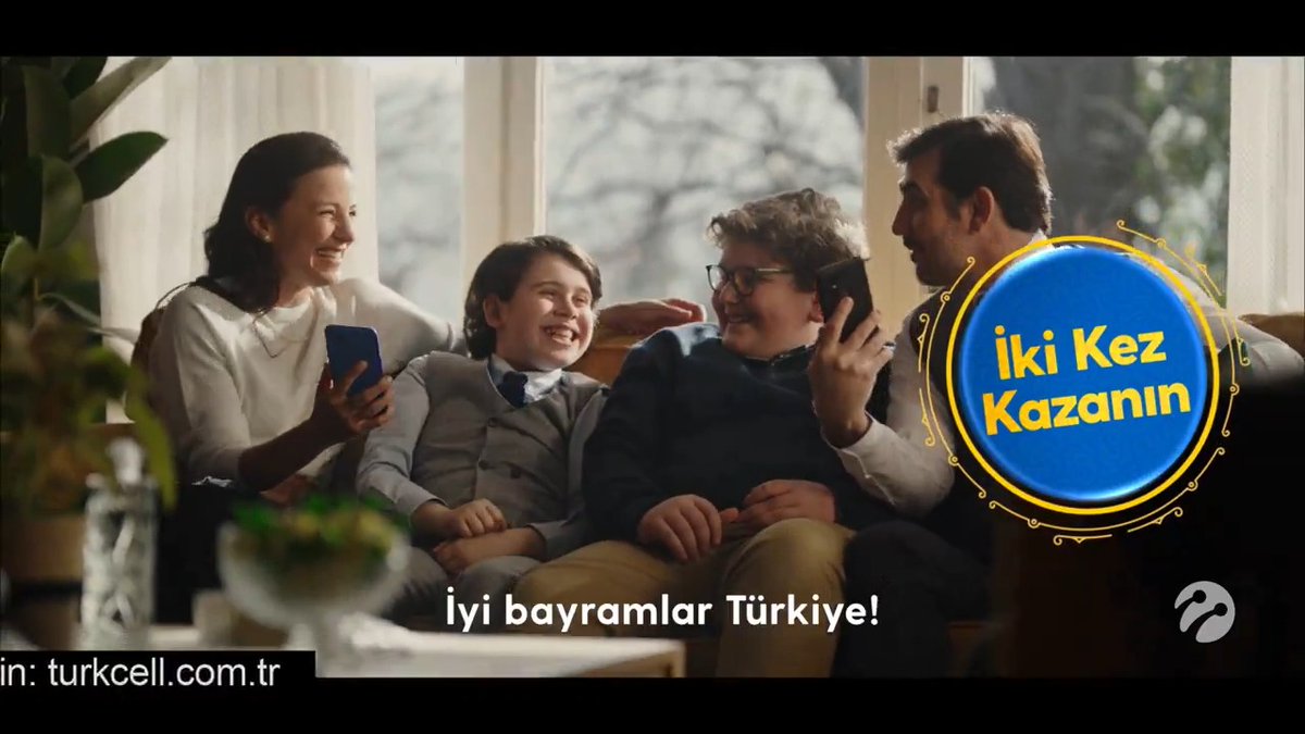 Bir bayrama daha kavuştuk. 💛 Bayram, sevdiklerimizle kucaklaşıp hiç eskimeyen geleneklerimizi birlikte yaşayınca güzel. 🍬 Bayramın güzel yanlarından biri de Turkcell’in sevilen bayram geleneklerinden olan Salla Kazan! 📱🤩 Bayram boyunca iki kez sallayın, iki kez GB kazanın! İyi bayramlar Türkiye. ✨