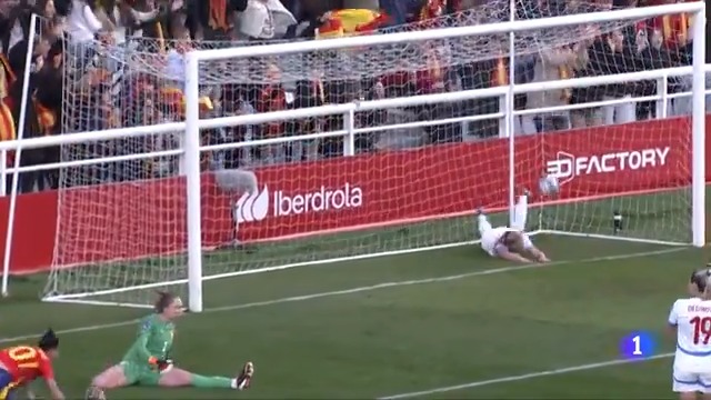 🤩EL GOL DE JENNI HERMOSO ES UNA MARAVILLA Remonta 🇪🇸 el partido #WEURO2025