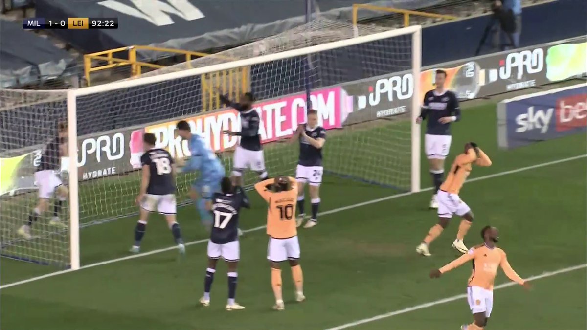 OFF THE LINE! What a CLEARANCE from Billy Mitchell to deny Kelechi Iheanacho 👏