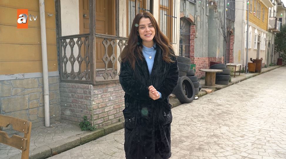 #AteşKuşları oyuncularımız sizlere şeker tadında bir bayram diler. 🍬 Ramazan bayramı tüm ailenize ve sevdiklerinize sağlık, mutluluk ve huzur getirmesi dileğiyle. Ramazan bayramınız mübarek olsun. atv