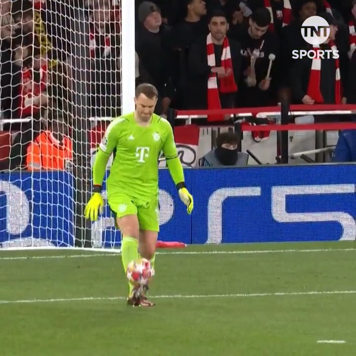 Manuel Neuer's confidence has never faded over the years 🤯 The way he started that attack that eventually led to Bayern Munich's second goal 😮‍💨 #UCL