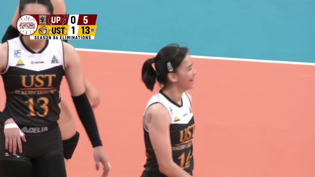 backliner pa pala si jurado non?? HSDJSDHAHSAHHA aliw si teh nag approach ng double quick 😭😭😭😭😭😭😭😭😭😭😭😭😭😭😭 best actress yan