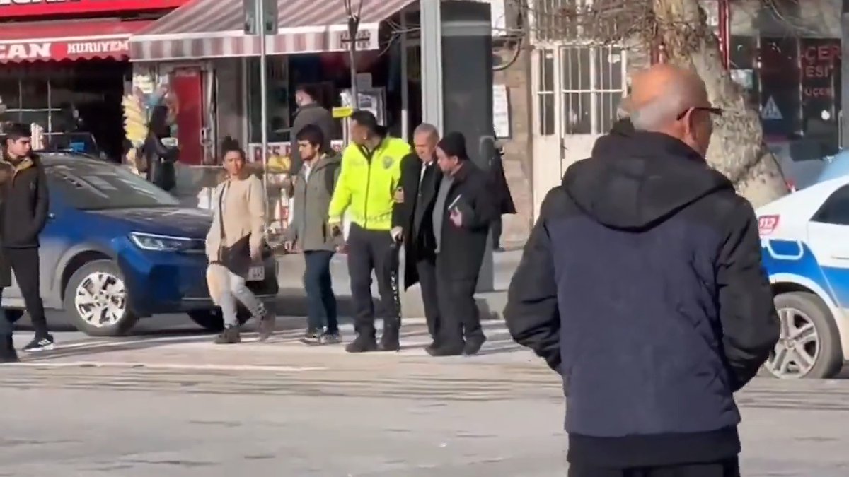 179 yıllık şanlı mazisi boyunca gücünü vatandaşının sevgisinden alan Türk Polis Teşkilatı, ihtiyacınız olduğu her anda; Milletinin Yanında 🇹🇷 #KahramanlarHerYerde... #TürkPolisTeşkilatı179Yaşında #10NisanPolisHaftası