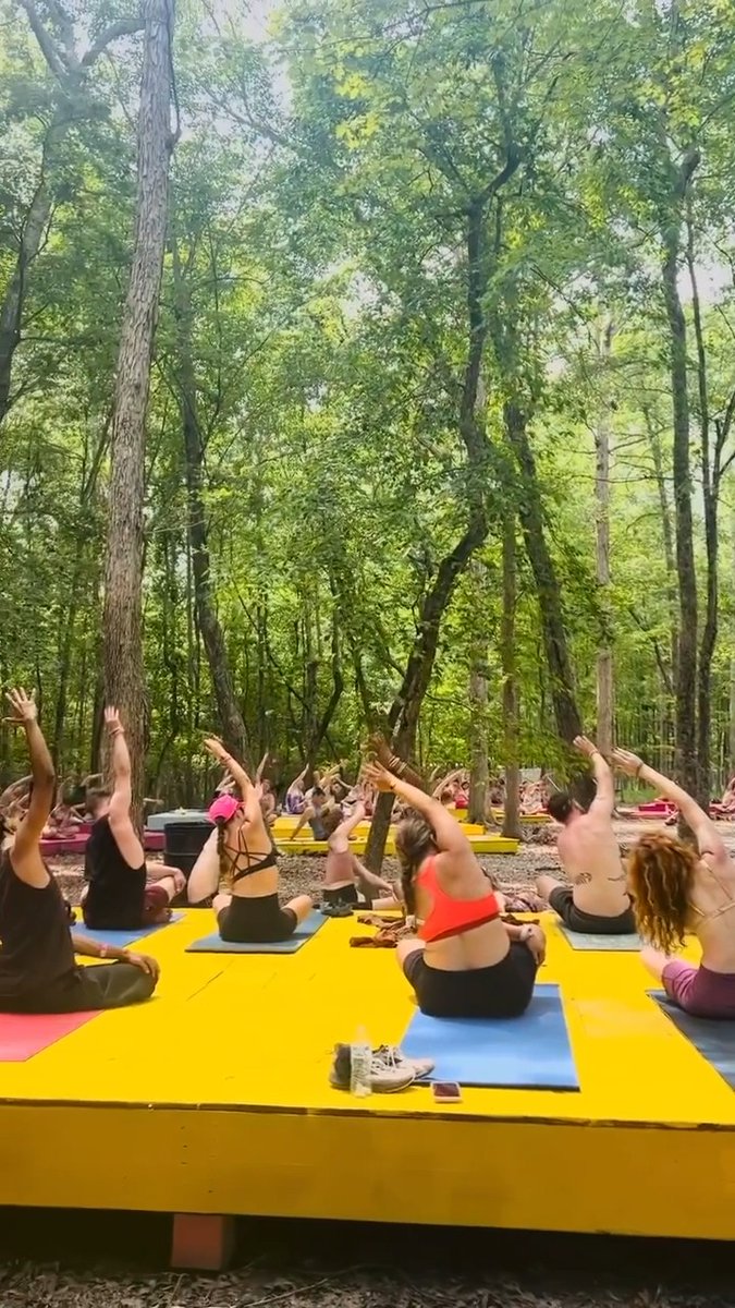 reminiscing the rest stop 😌 would you rally for morning yoga on the farm??