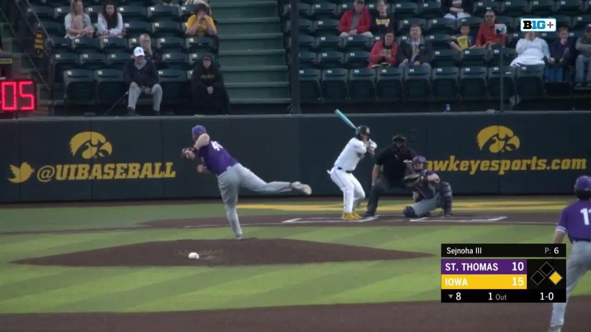 GET GOIN' GABLE! First career homer for Gable Mitchell 💣 #Hawkeyes