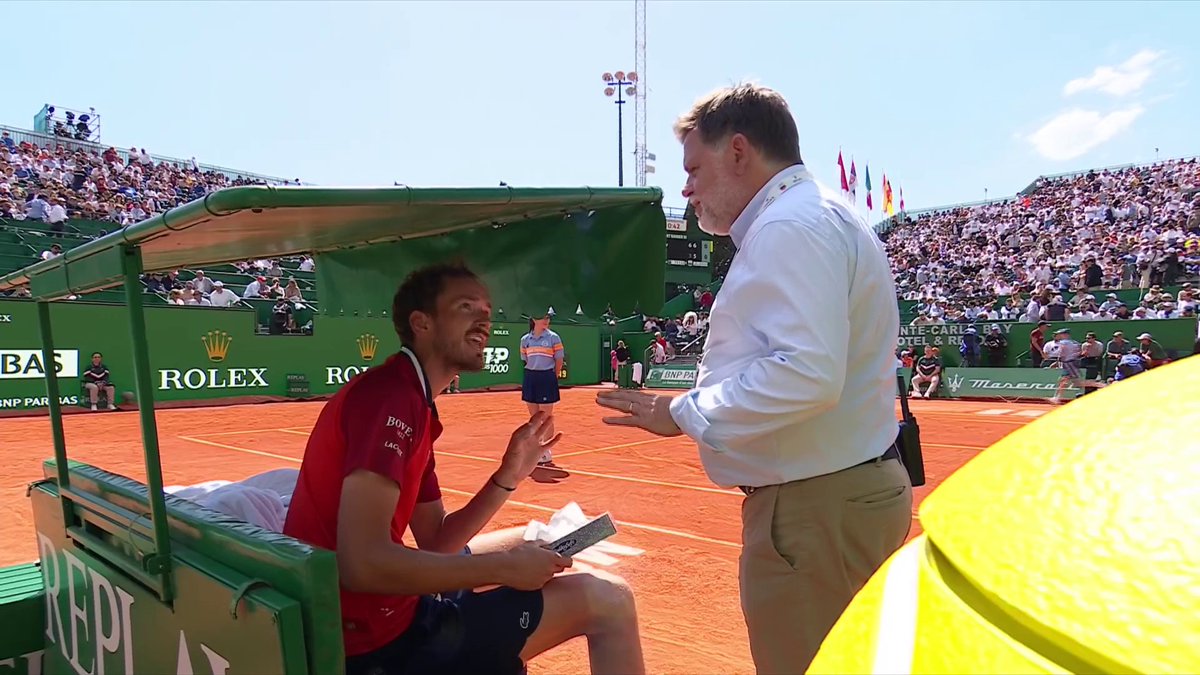"WHO WILL TAKE ACTION!" 🤬 Daniil Medvedev rants at the umpire again!