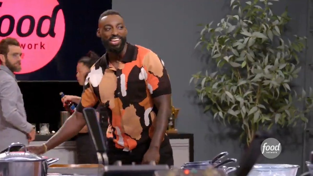 West Coast REPRESENT! ☀️ Eric Adjepong is inviting 3 LA legends — Mei Lin, chris oh + Marcel Vigneron — over for a game of culinary poker 🥂 These chefs came all the way to NYC to put $5,000 of their own cash on the line 💰🔥 All-new #WildcardKitchen > Tuesday @ 9|8c