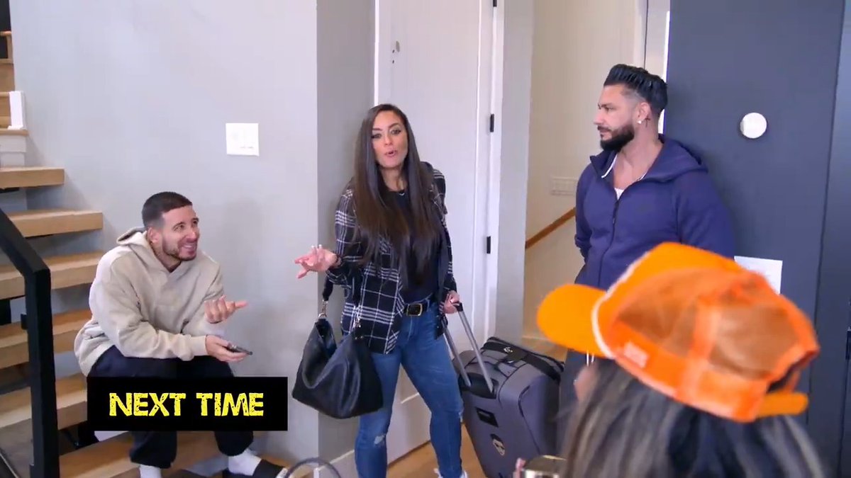vacation is winding down but the drama is WINDING UP 🫨 keep it here every Jerzday for all-new #JSFamilyVacation on MTV 👏