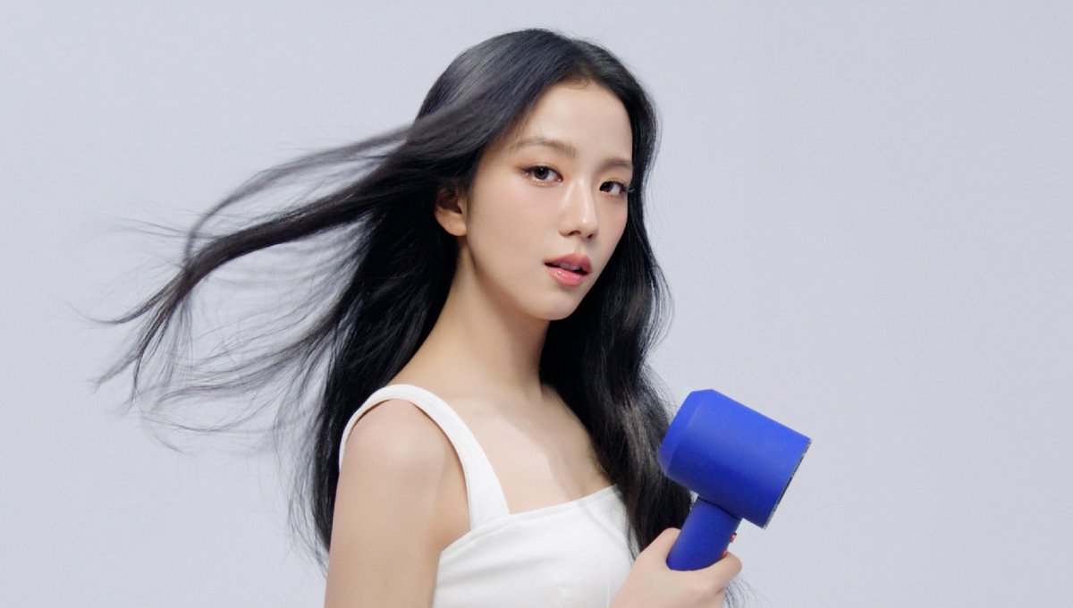 JISOO X Dyson JISOO introducing the new Dyson Supersonic Nural. #JISOO #DysonBeauty #DysonSupersonicNural