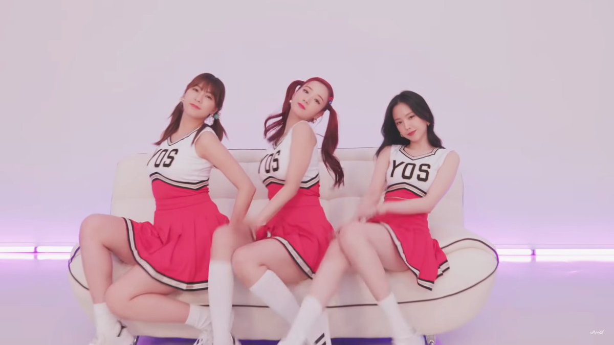 4 years ago today, Apink’s sub-unit YOS (Now YO) released 'Love Is Blind'