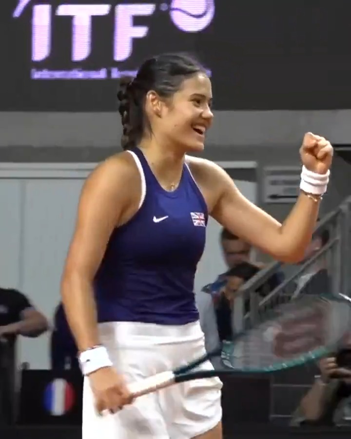 The moment Emma thought she'd won 🆚 the moment she actually won 😂 Emma Raducanu | Billie Jean King Cup | #BackTheBrits 🇬🇧