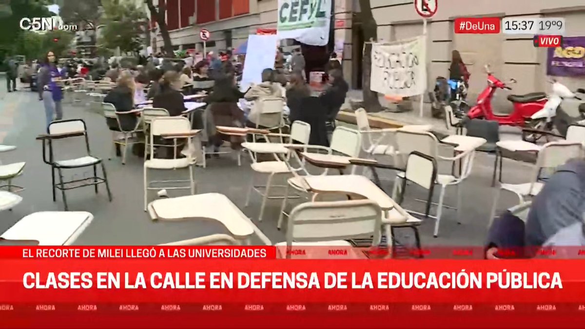 #AHORA | La UBA se declaró en emergencia presupuestaria: clases en la calle en defensa de la educación pública 🔴 [EN VIVO]