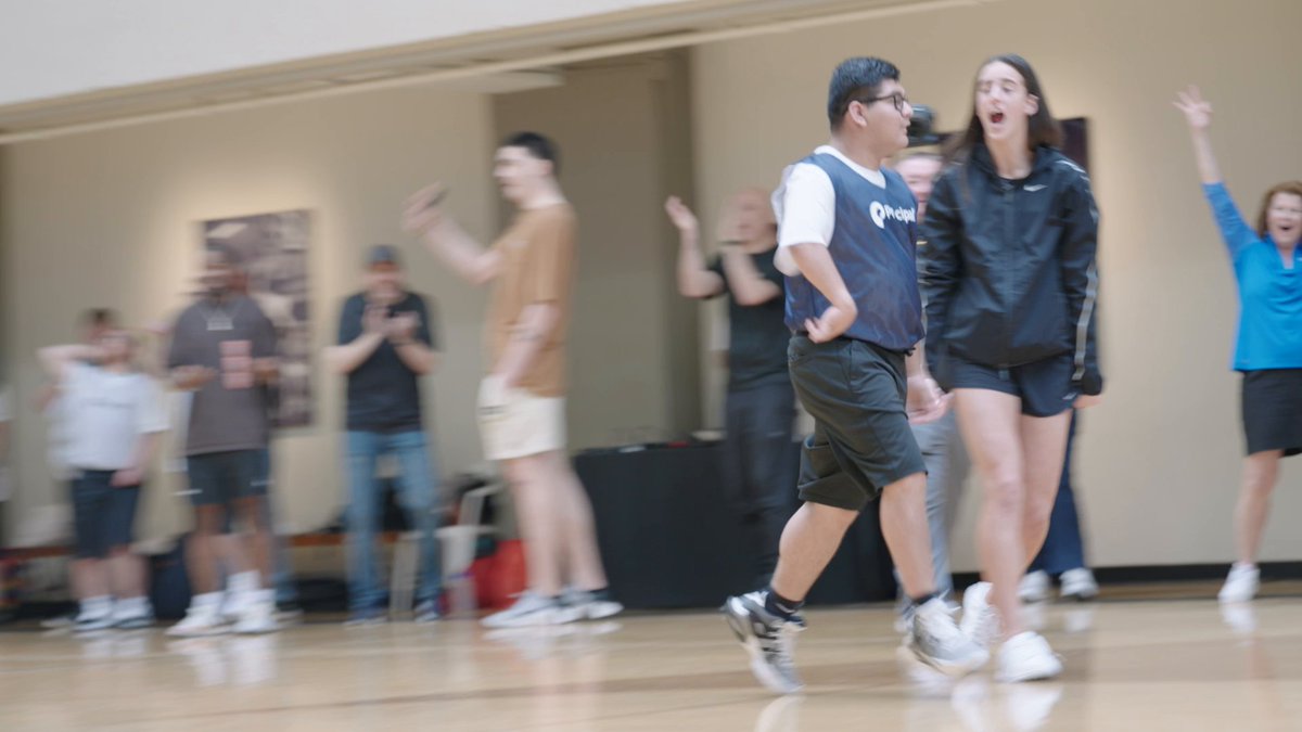 Coach Clark reporting for duty 🫡 Had a blast hanging out with athletes from Special Olympics Southern California! John R. Wooden Award x Caitlin Clark #Hawkeyes