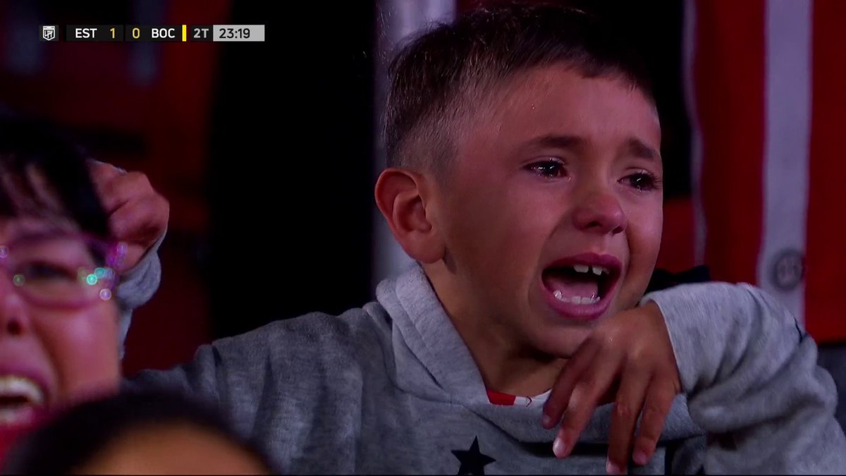 Y después dicen que son 22 boludos corriendo atrás de una pelota.