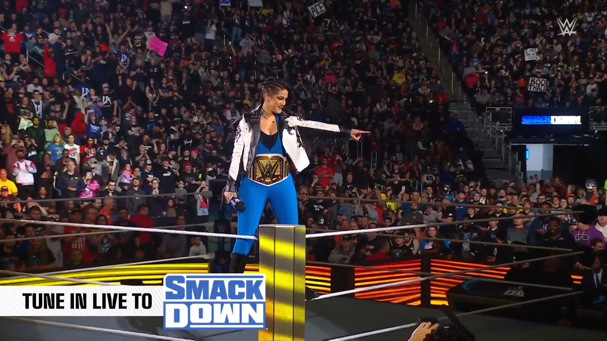 🗣️ THE NEW WWE WOMEN'S CHAMPION It has a nice ring to it doesn't it, Bayley 😏 #SmackDown