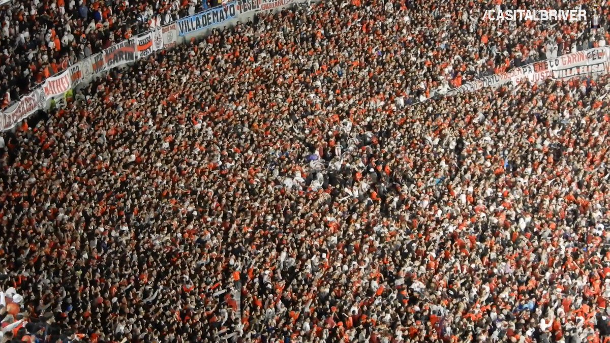 Momento cúspide del grito cuando se entona el segundo “¡SE VIENE LA BANDA DE RIVER!”. El primero es al 70% de la capacidad de garganta y el segundo al 100%. Tecnicismos importantes.