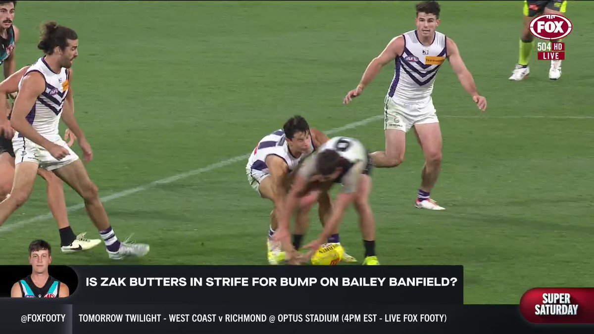 Is Zak Butters in trouble for this bump late in the match against Bailey Banfield? 📺 Watch #SuperSaturday on ch. 504 or stream on Kayo: