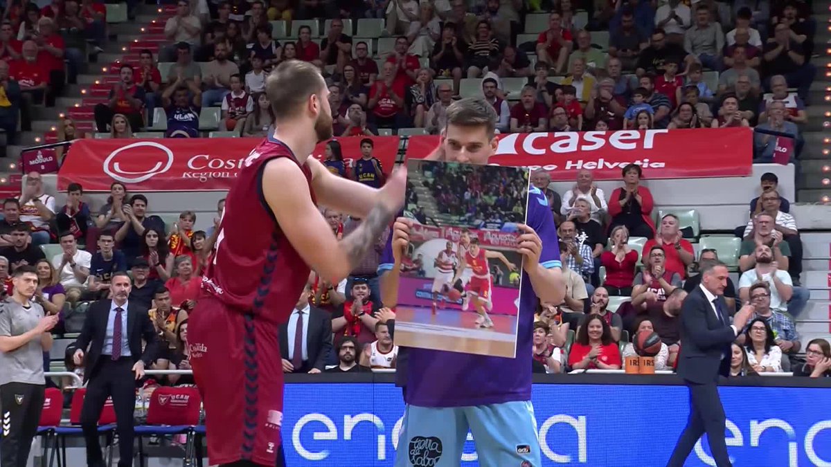 En Murcia, donde todo empezó para Chumi Ortega El club en el que creció como jugador y debutó en #LigaEndesa Un homenaje muy especial ✨ | UCAM Murcia