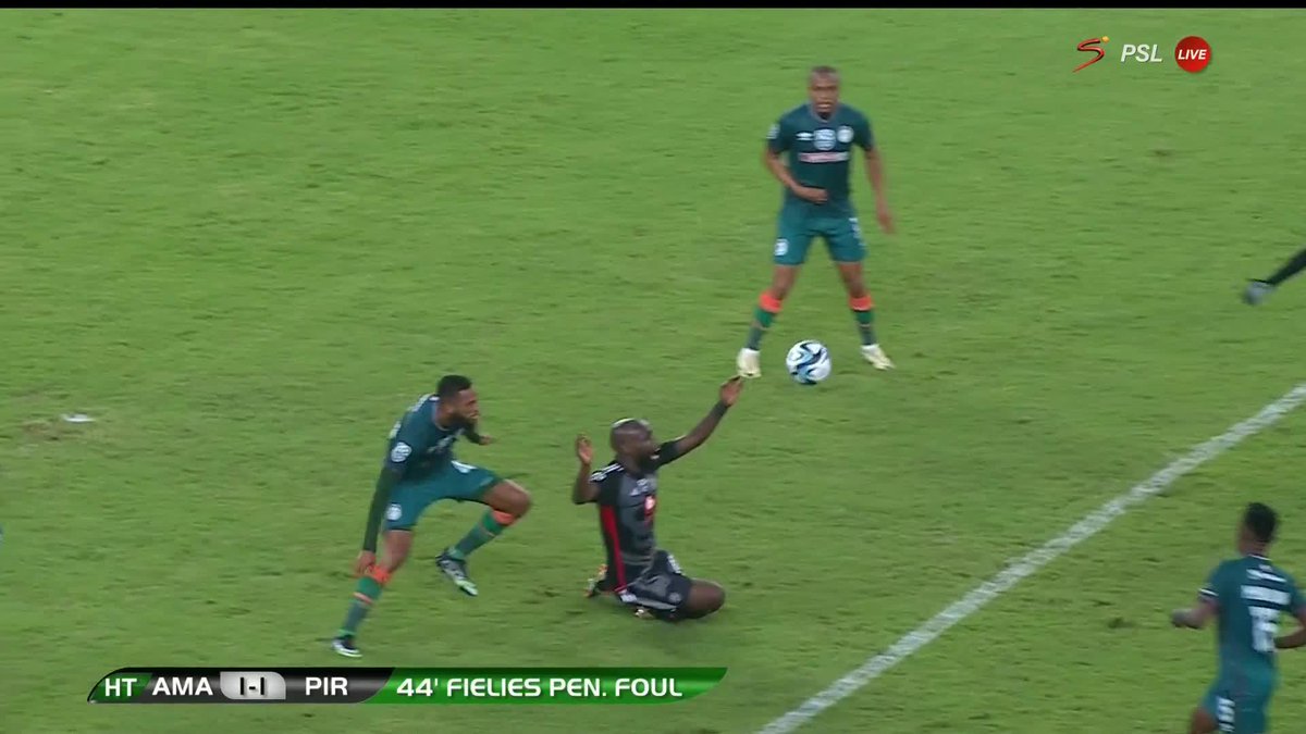 Huge moment in the first half of the quarter-final 👀 What do you think of this decision? 👇 📺 Stream #NedbankCup live: