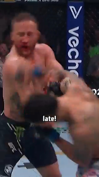 There's BMF's then there's BAD MOTHERF**KERS! 😱 🏆 Max Holloway with ONE SECOND TO GO! #UFC300