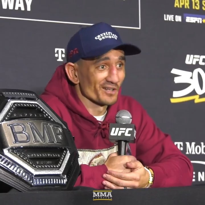Max Holloway talks about the point and what was going through his mind 👇 “This is the moment. This is what BMFs are known for.” #UFC300