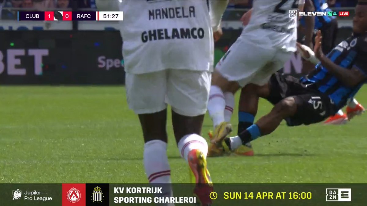 🤔 | Mocht jij in de VAR-stoel zitten, wat zou jij hier beslissen? 📺 #CLUANT