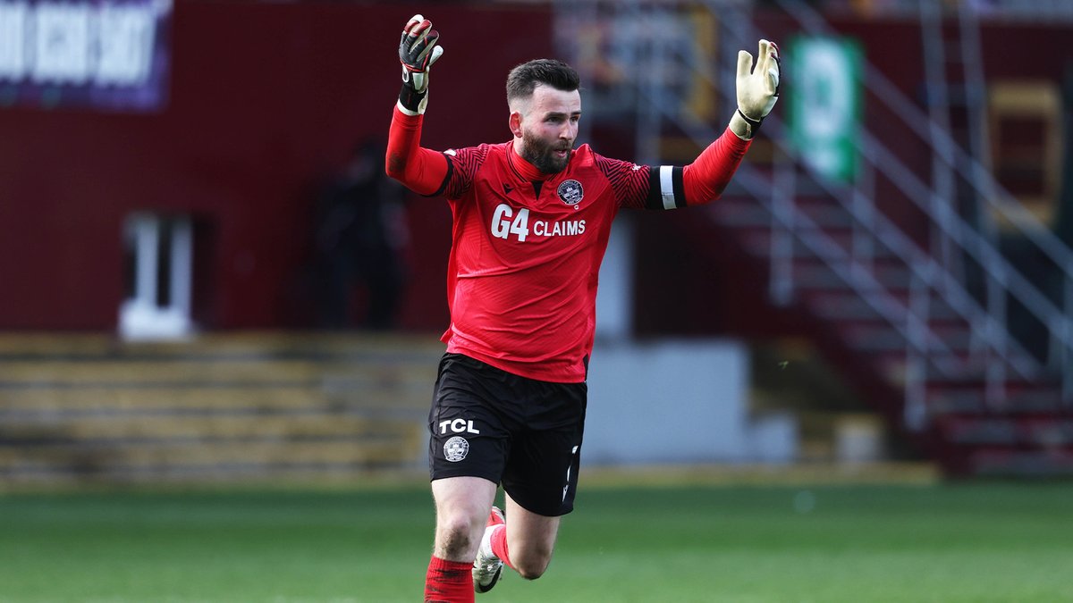 Kept busy between the sticks 🧤 Liam Kelly