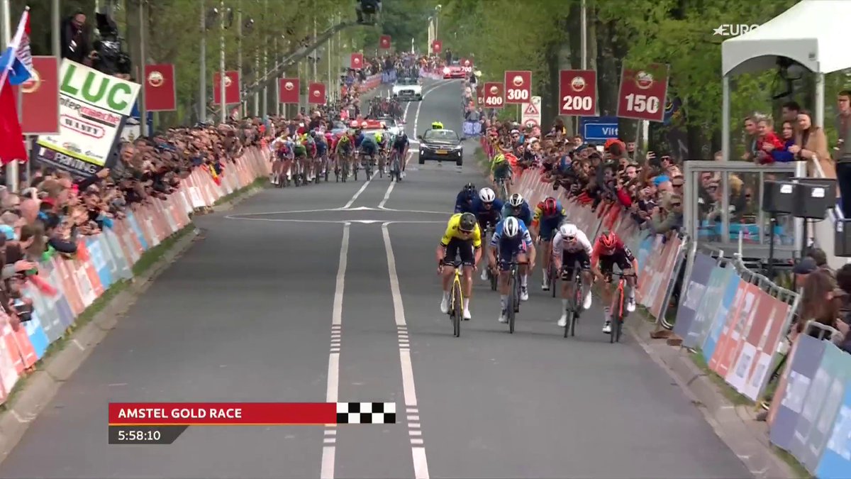 🚴🇳🇱 | Hij werd al derde, hij werd tweede... en nu wint Tom Pidcock de sprint om de Amstel Gold Race op zijn naam te schrijven! 🥇🍺 #AGR 📺 Koers kijk je op discovery+