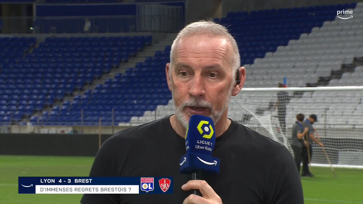 😡 Éric Roy : "Comment c'est possible ça ? Comment on peut faire des choses comme ça encore ?" Le coach du Stade Brestois 29 a du mal à contenir sa colère au moment de revenir sur les faits de jeu. #OLSB29