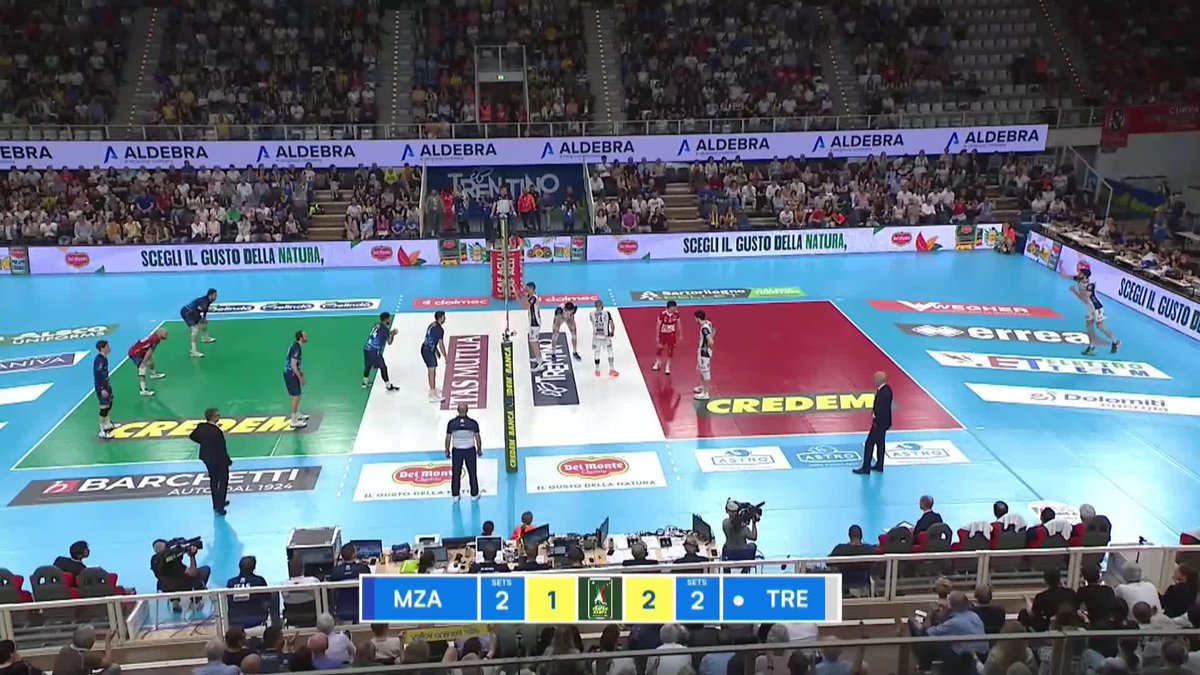 RAN TAKAHASHI MAKES HISTORY IN ITALY 🇮🇹! He becomes THE first Japanese player in the history of the Italian league to play in the finals! ➡️ They play Sir Safety Perugia in the final round starting April 18. 📺 Watch the matches for FREE on 🏐 #volleyball