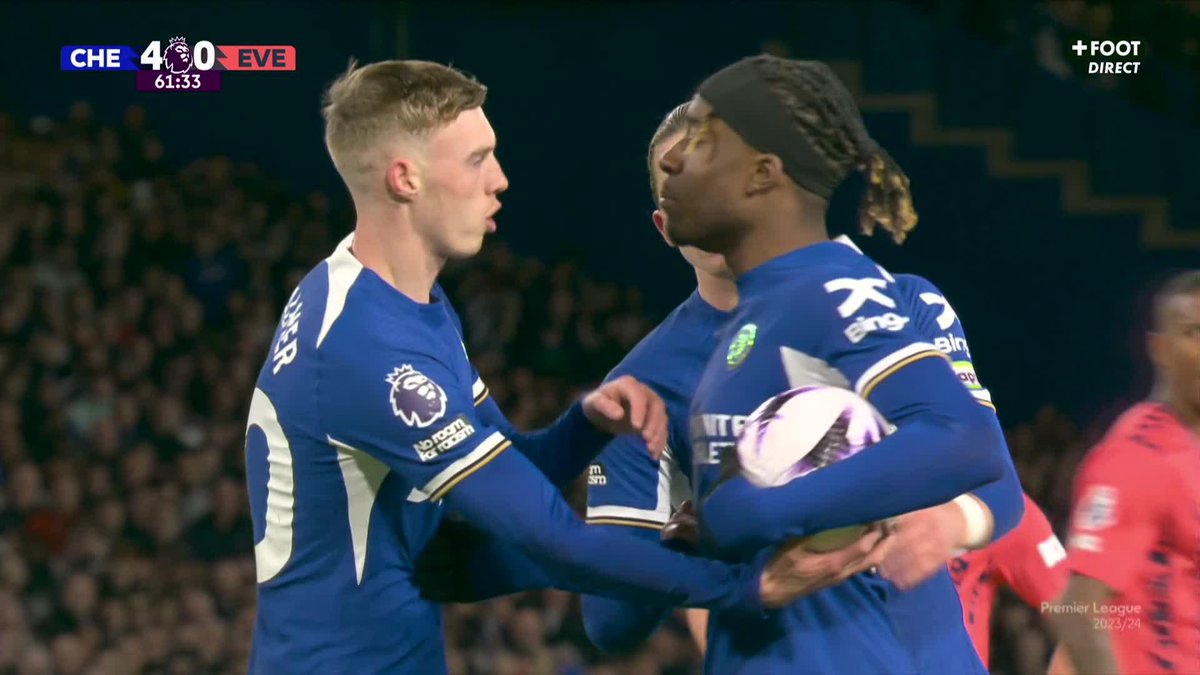 Incroyable ! Alors que Chelsea menait 4-0, Madueke et Cole Palmer se sont disputés pour tirer le penalty. 😳 Et Nicolas Jackson qui s’en prend à Cole Palmer ensuite… 🎥 CANAL+ Foot