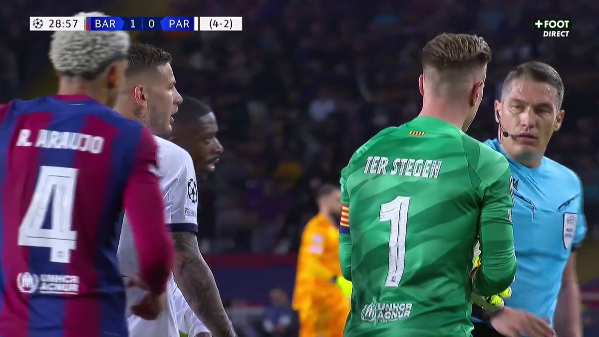 En regardant les différents ralentis, comme Gündogan l’a dit hier, je sais même pas si, Barcola en poussant son ballon, pouvait jouer le duel face à Ter Stegen… C’est terrible.