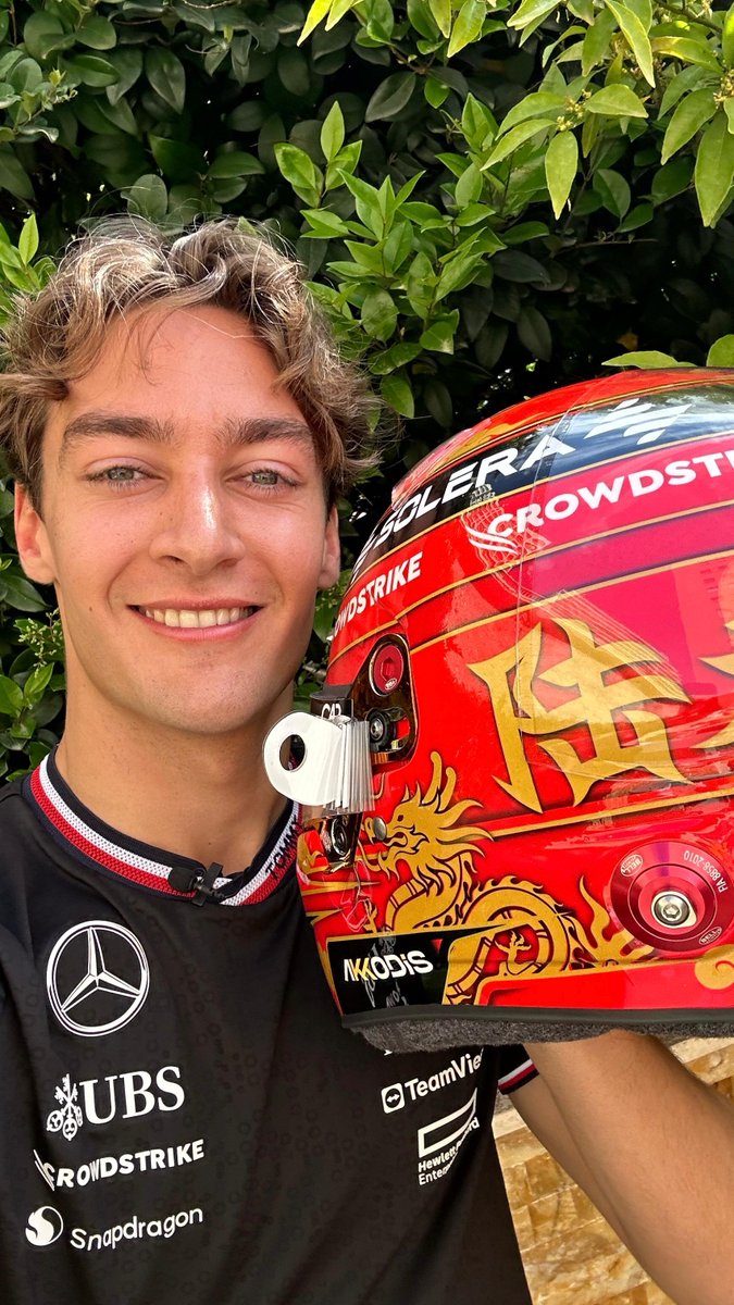 The details of George Russell's special edition China helmet 🐅🐉