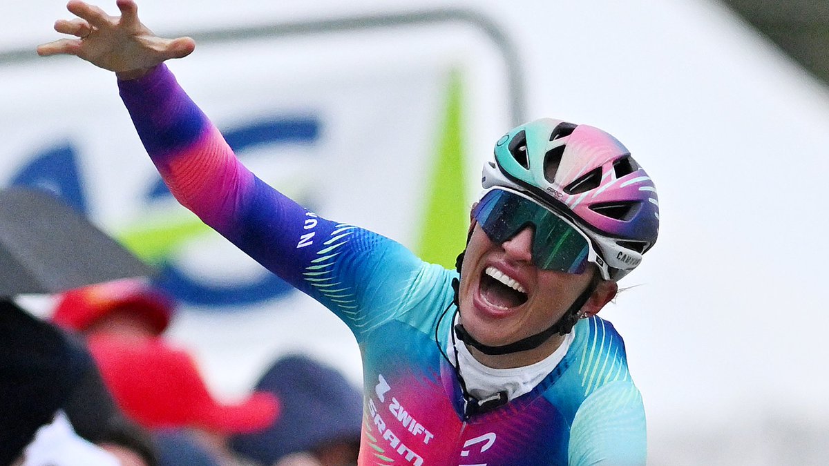Wystrzeliła do przodu 🏹 Katarzyna Niewiadoma w pięknym stylu wygrała Strzałę Walońską 👏 #HomeOfCycling #FlecheWallonne Katarzyna Niewiadoma