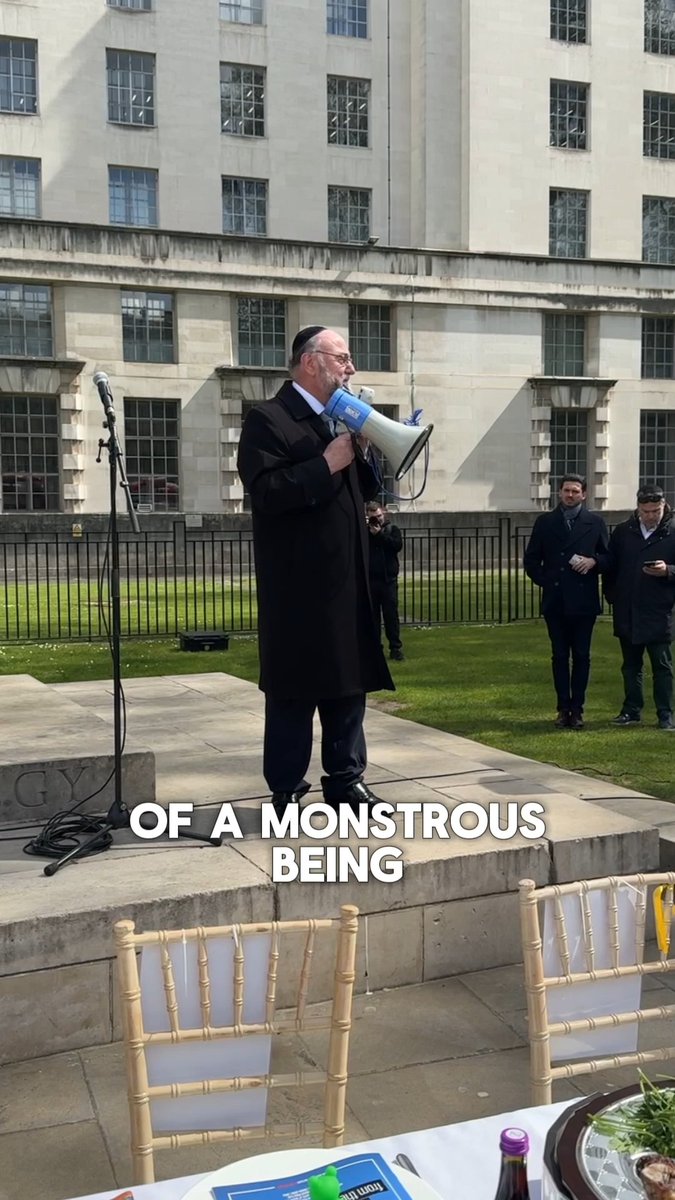 A Seder table opposite Downing Street with 133 empty chairs! Today I visited this powerful reminder of the deep suffering of the hostages held by Hamas and the ongoing trauma their families are enduring. Bring them home now!