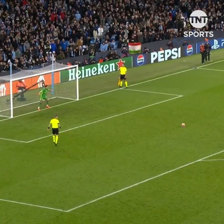 A penalty shootout to forget for Man City 🫣 #UCL