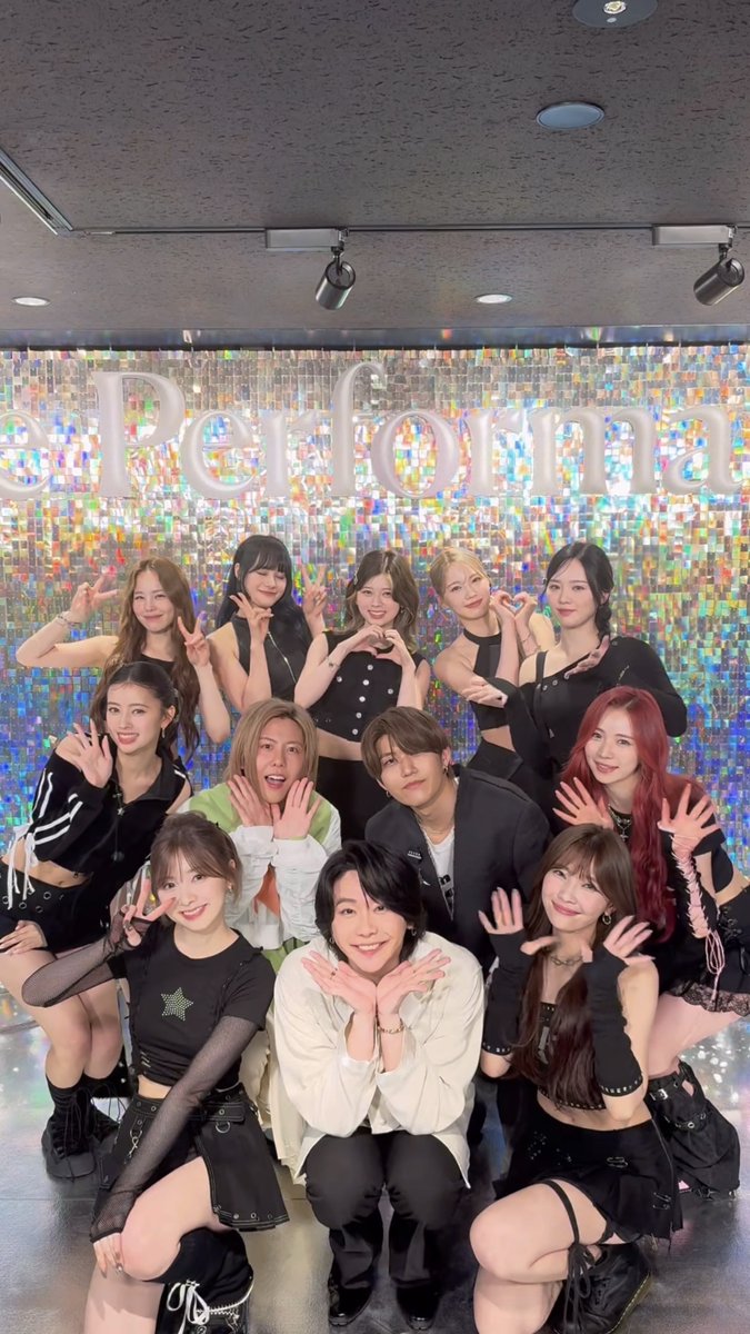 【#ThePerformance】 2日間ご一緒させていただいた #NiziU の皆さんと #ライラック 🪻✨ NiziU #SWEETNONFICTION_Challenge もトライさせていただいたので NiziUさんのアカウント、要チェックです✔️ #ニジュー #니쥬 #MrsGREENAPPLE