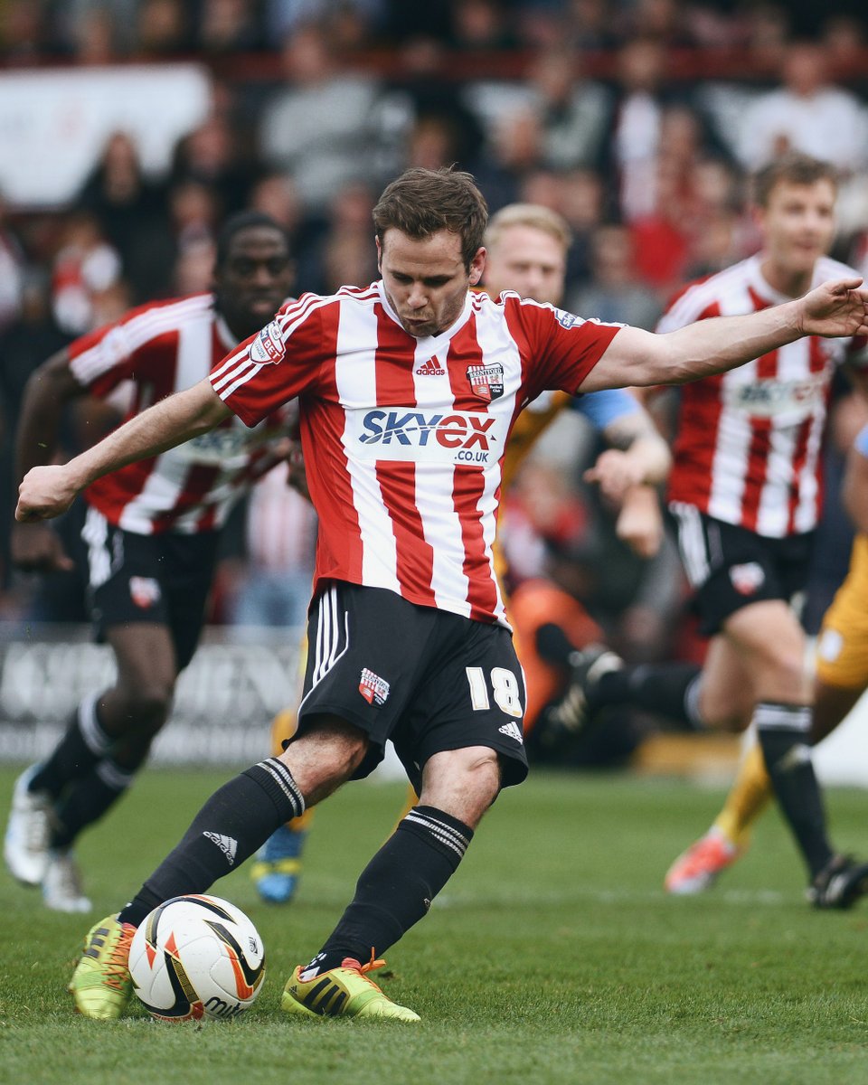 "Brentford are promoted to the Championship" 😁 🔟 years ago today, a League One promotion party at Griffin Park 🙌