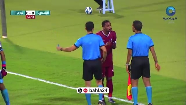 📹|❌| 🟧🟦 لماذا تراجع حكم المباراة عن قراره في هذه اللقطة من مباراة الرستاق vs عبري ضمن مباريات الاسبوع السابع عشر من #دوري_عمانتل ⁉️ bahla24 📹|❌| 🟧🟦